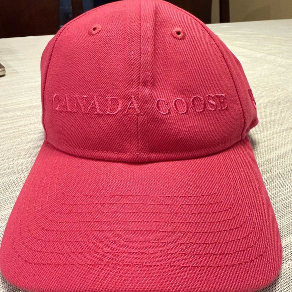 Canada Goose Pink Hat Classic Six-Panel Design - Picture 2 of 6